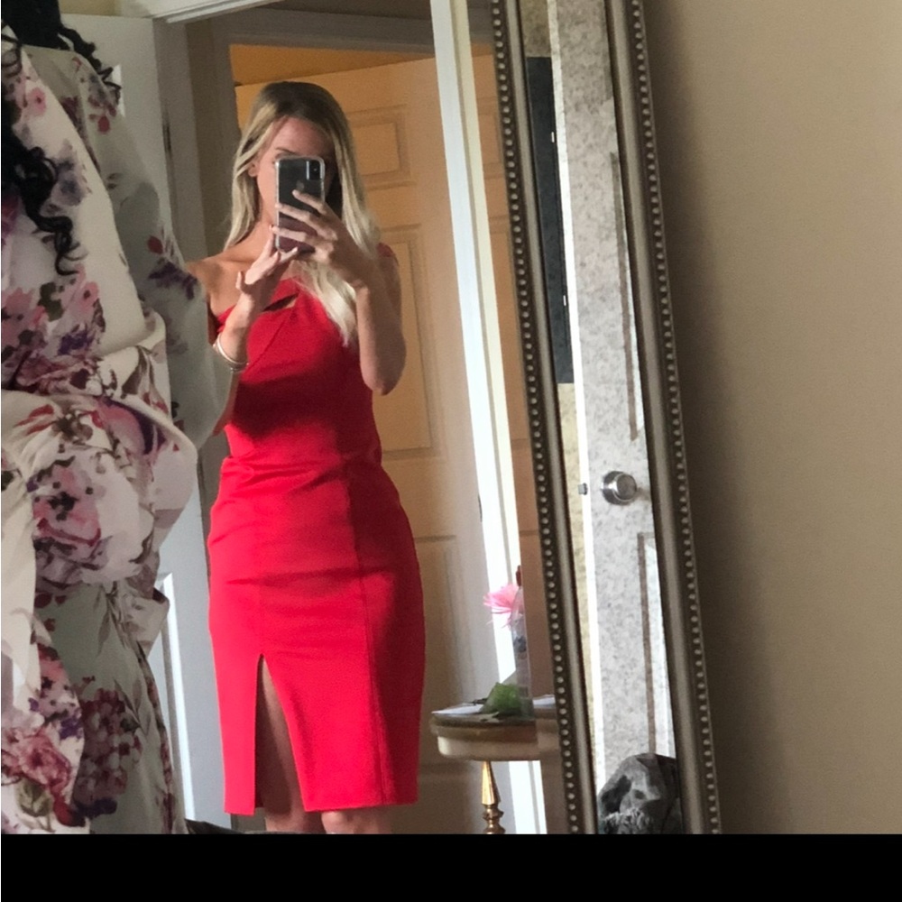 Chic One-Shoulder Red Dress